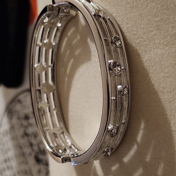 Swarovski Bracelet with crystals - Picture 2 of 9